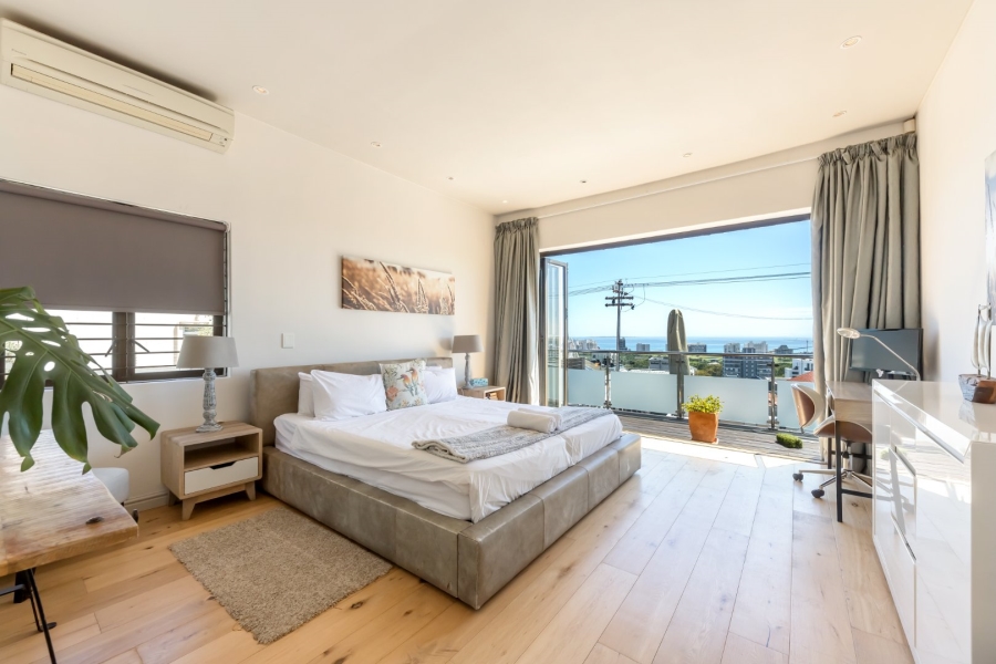 4 Bedroom Property for Sale in Green Point Western Cape